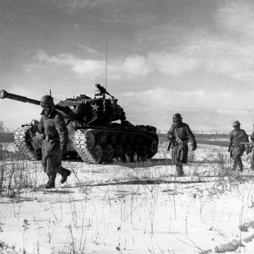 Men-armour-Battle-of-the-Chosin-Reservoir-December-1950-1